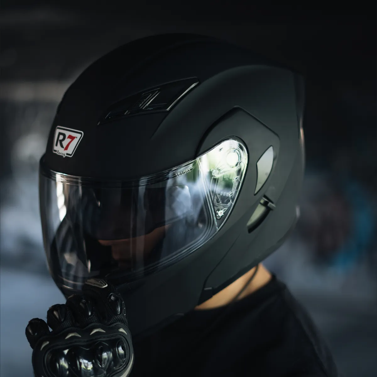 CASCO ABATIBLE R7 RACING UNSCARRED CON LED DOBLE MICA DOT XXL NEGRO MATE