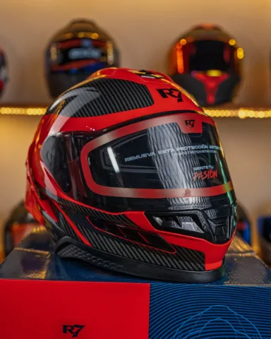 CASCO CERRADO R7 RACING STRYKER XXL ROJ/NGO